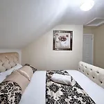 *f43nh* Setup For Your Relaxed & Cosy + Free Parking + Free Fast Wifi * Apartment *