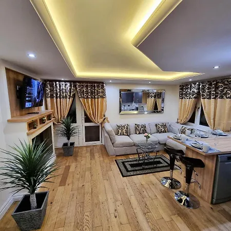 F43Nh - Stylish Apartment For Family And Friends