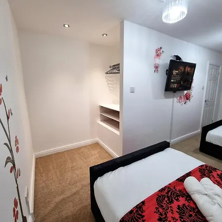 *f43nh* Setup For Your Relaxed & Cosy + Free Parking + Free Fast Wifi * Leeds (West Yorkshire)