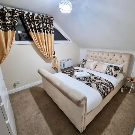 *f43nh* Setup For Your Relaxed & Cosy + Free Parking + Free Fast Wifi * * Leeds (West Yorkshire)