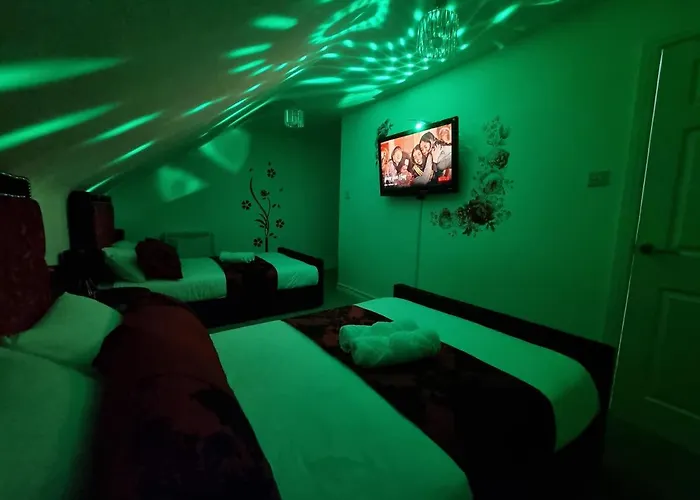 *f43nh* Setup For Your Relaxed & Cosy + Free Parking + Free Fast Wifi * * Leeds (West Yorkshire)