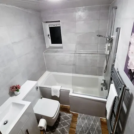 Appartement *f43nh* Setup For Your Relaxed & Cosy + Free Parking + Free Fast Wifi * Leeds (West Yorkshire)