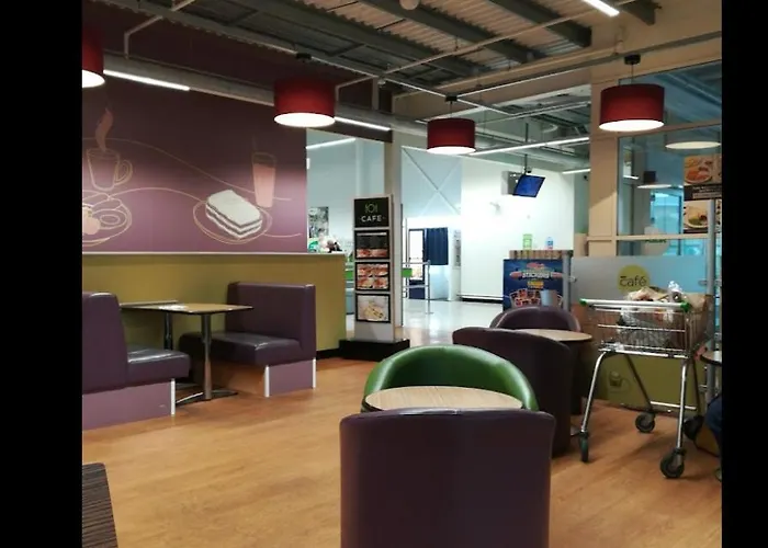 *f43nh* Setup For Your Relaxed & Cosy + Free Parking + Free Fast Wifi * *