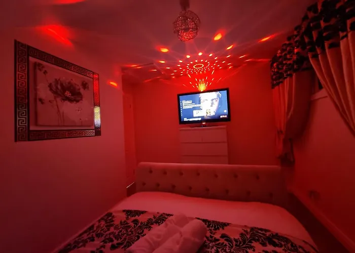 Apartment *f43nh* Setup For Your Relaxed & Cosy + Free Parking + Free Fast Wifi *